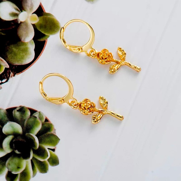 Rose Dangle Earrings 🌹✨ - Picture 1 of 1